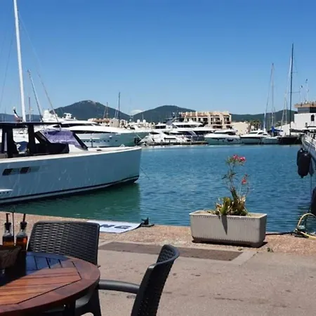 Апартаменты Golfe De St Tropez T2 Acces Direct Plage, Piscine *