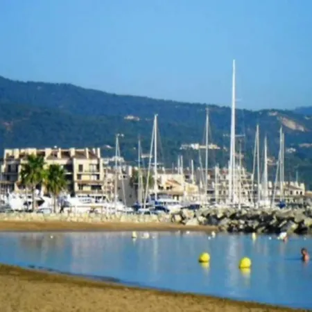 Golfe De St Tropez T2 Acces Direct Plage, Piscine Апартаменты