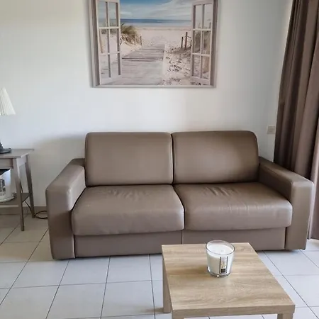 Golfe De St Tropez T2 Acces Direct Plage, Piscine Апартаменты