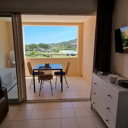 Golfe De St Tropez T2 Acces Direct Plage, Piscine *